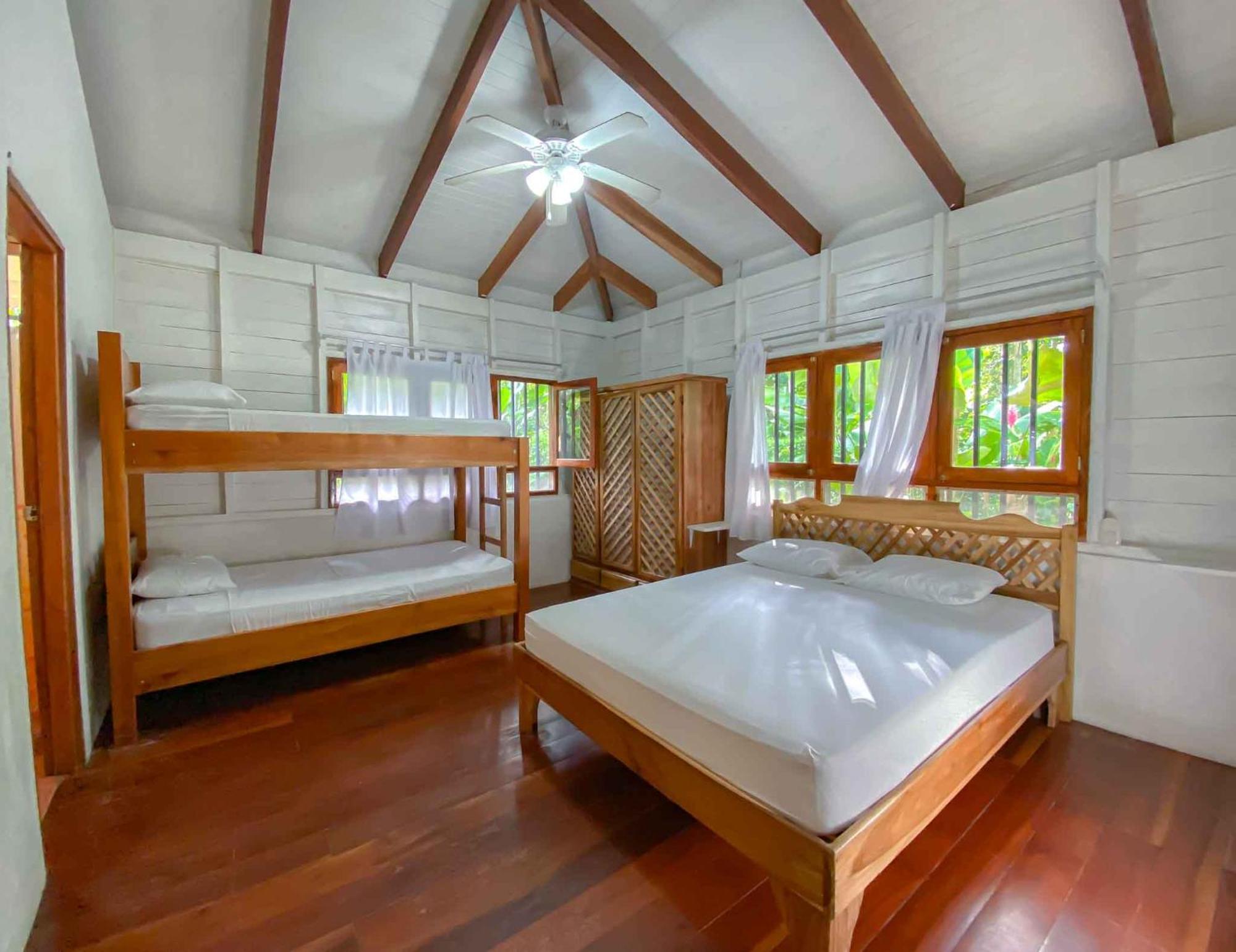 Hotel Casitas Mar Y Luz Puerto Viejo de Talamanca Værelse billede